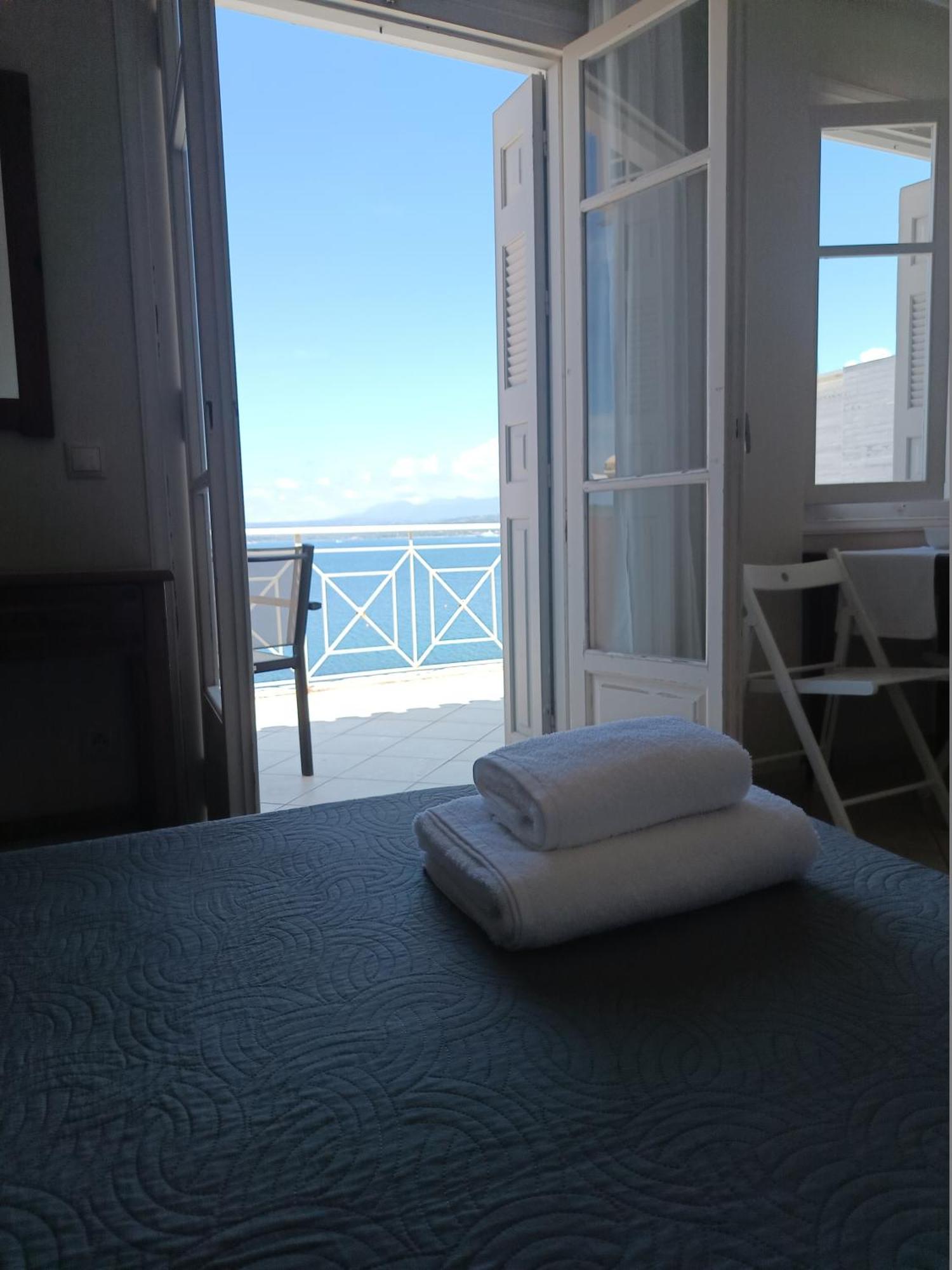 Aparthotel Ta Adelfia Pylos Exterior foto